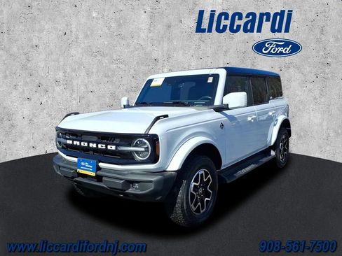 Used 2025 Ford Bronco Outer Banks image 3