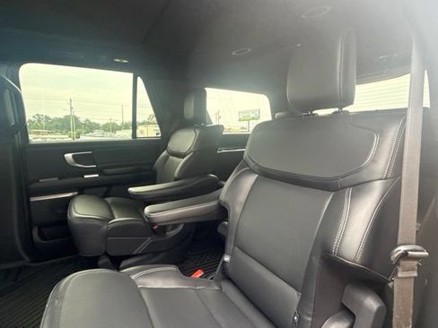 Used 2026 Ford Expedition Platinum w/ Stealth Appearance Package AWD/4WD image 36