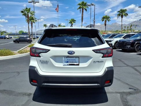 Used 2024 Subaru Outback Premium AWD/4WD image 12