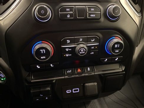 Used 2023 Chevrolet Silverado 2500 LT w/ Convenience Package image 20