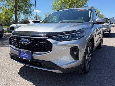 Certified 2024 Ford Escape Platinum AWD/4WD image 1