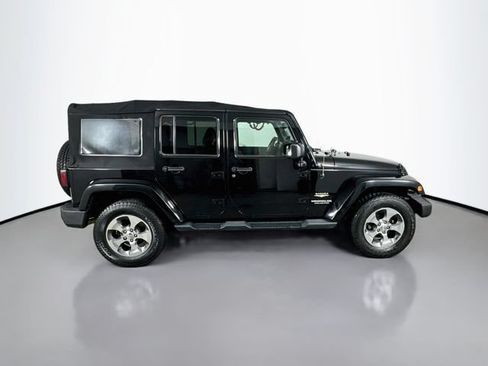 Used 2015 Jeep Wrangler Unlimited Sahara w/ Max Tow Package AWD/4WD image 4
