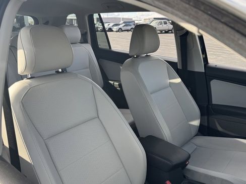 Used 2018 Volkswagen Tiguan SE image 29