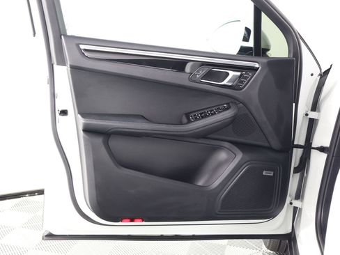 Certified 2023 Porsche Macan S AWD/4WD image 20
