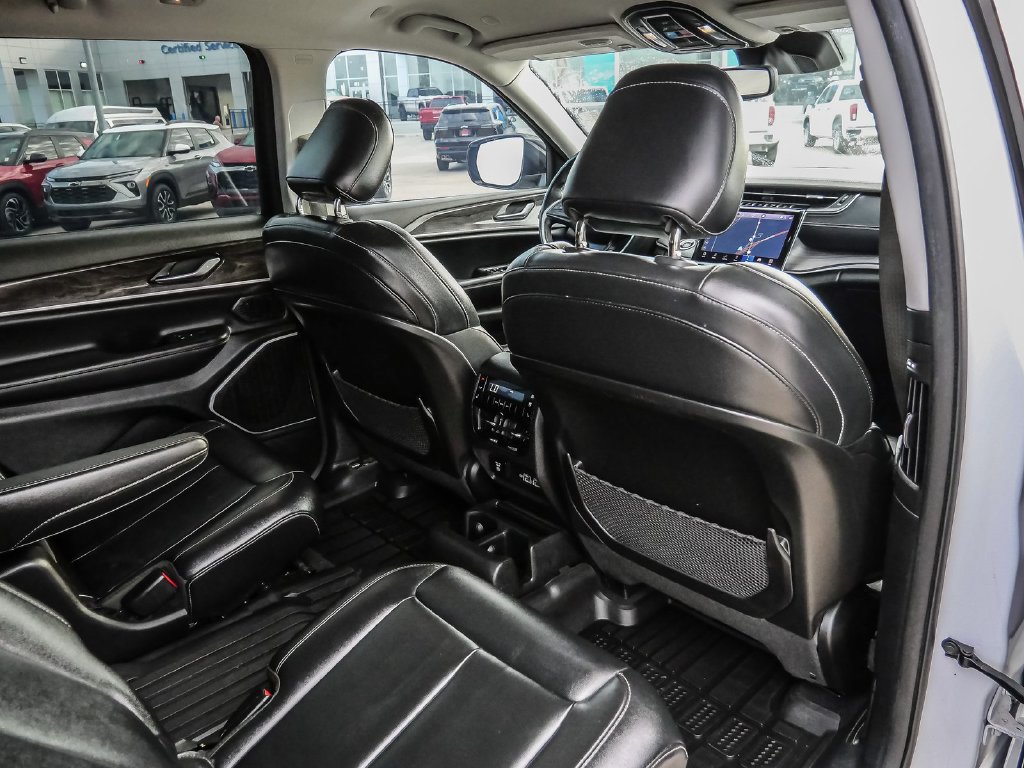 Used 2022 Jeep Grand Cherokee L Limited RWD image 25