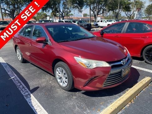 Certified 2017 Toyota Camry LE image 1