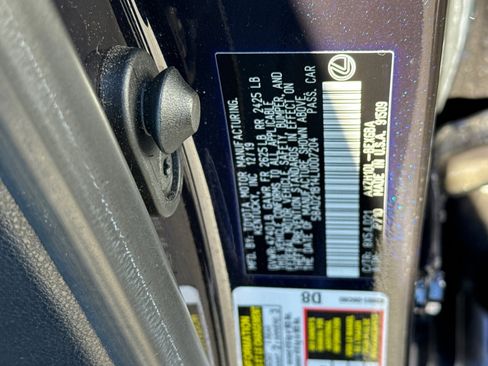 Used 2020 Lexus ES 300h w/ Premium Package image 31