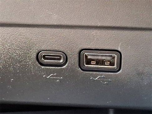 Certified 2024 Chevrolet Trax LT w/ LT Convenience Package image 23