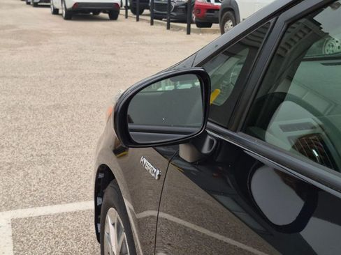 Used 2015 Toyota Prius V Three FWD image 14