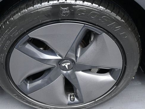 Used 2018 Tesla Model 3 Long Range image 39