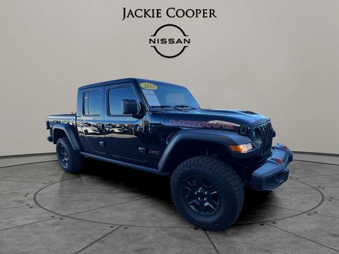 Used 2023 Jeep Gladiator Mojave w/ Cold Weather Group image 13