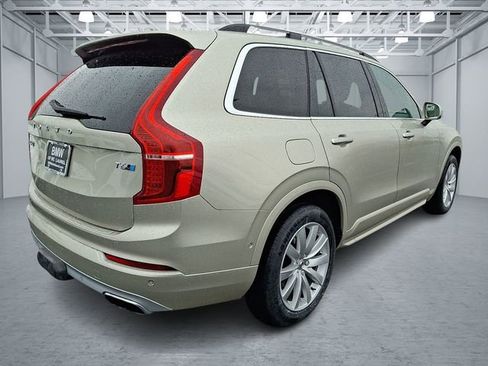 Used 2017 Volvo XC90 T6 Momentum w/ Vision Package image 5