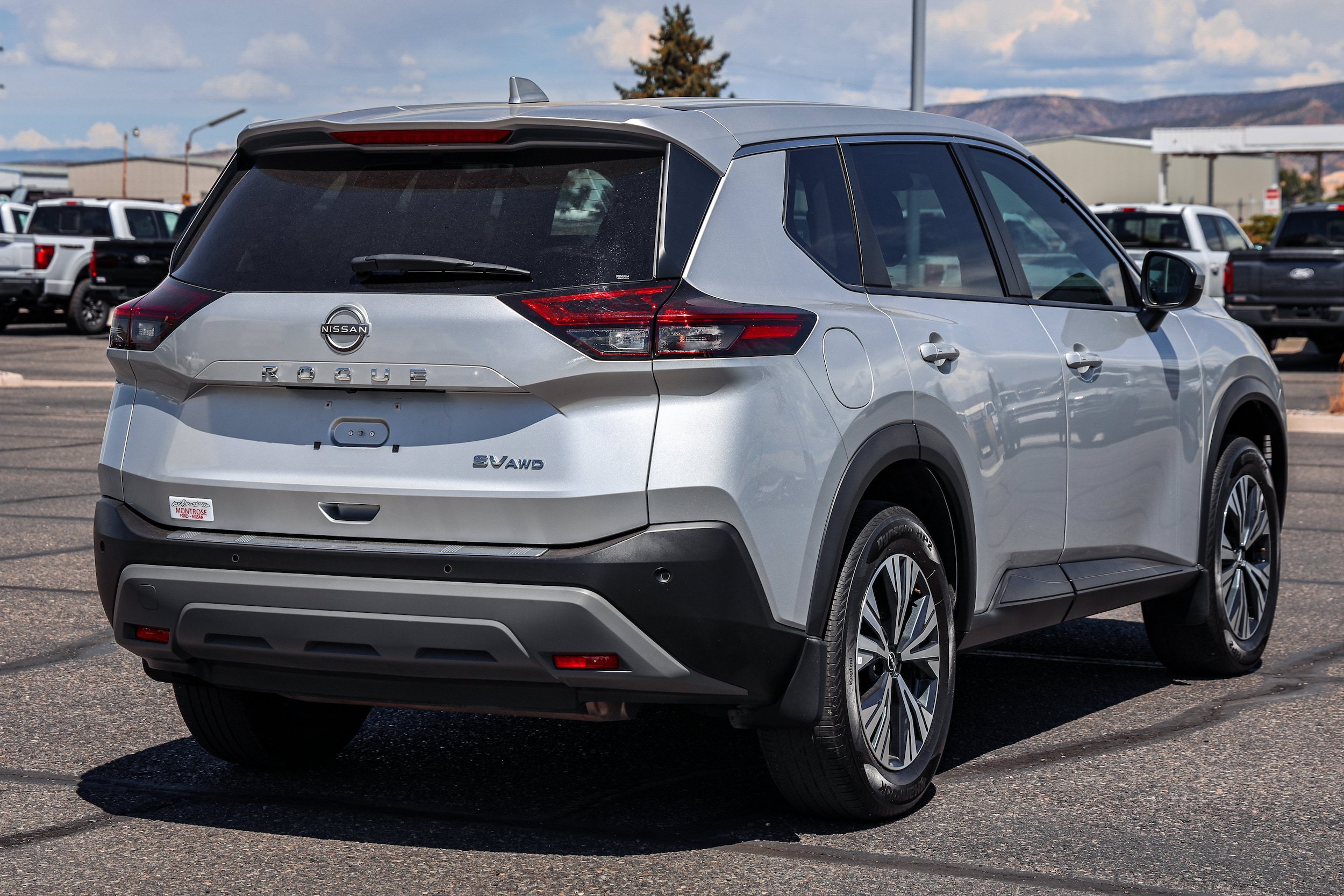 Used 2022 Nissan Rogue SV AWD/4WD image 4