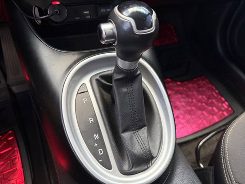 Used 2016 Kia Soul image 16