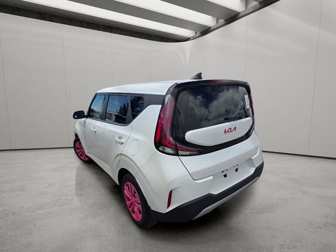 Used 2023 Kia Soul LX FWD image 6
