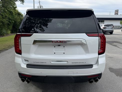 Used 2022 GMC Yukon Denali AWD/4WD image 9