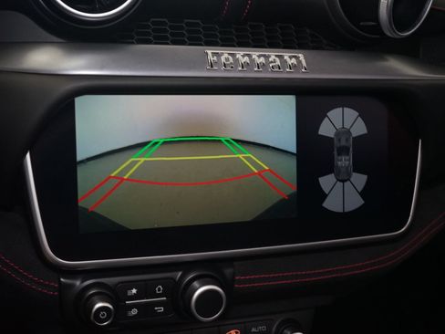 Used 2019 Ferrari Portofino RWD image 14