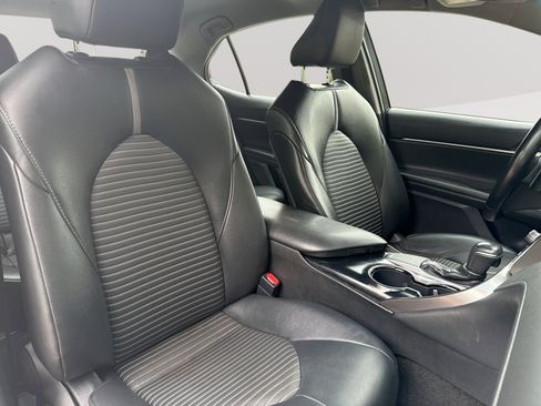 Used 2018 Toyota Camry SE FWD image 27