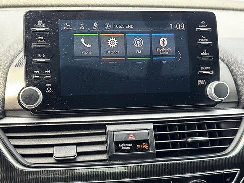 Used 2018 Honda Accord Sport image 12