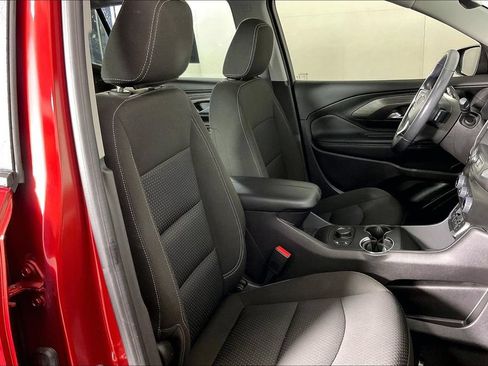 Used 2024 GMC Terrain SLE w/ Driver Convenience Package FWD image 9