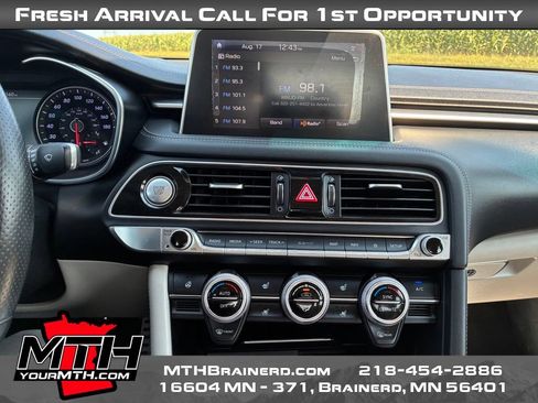 Used 2019 Genesis G70 3.3T Advanced AWD/4WD image 11