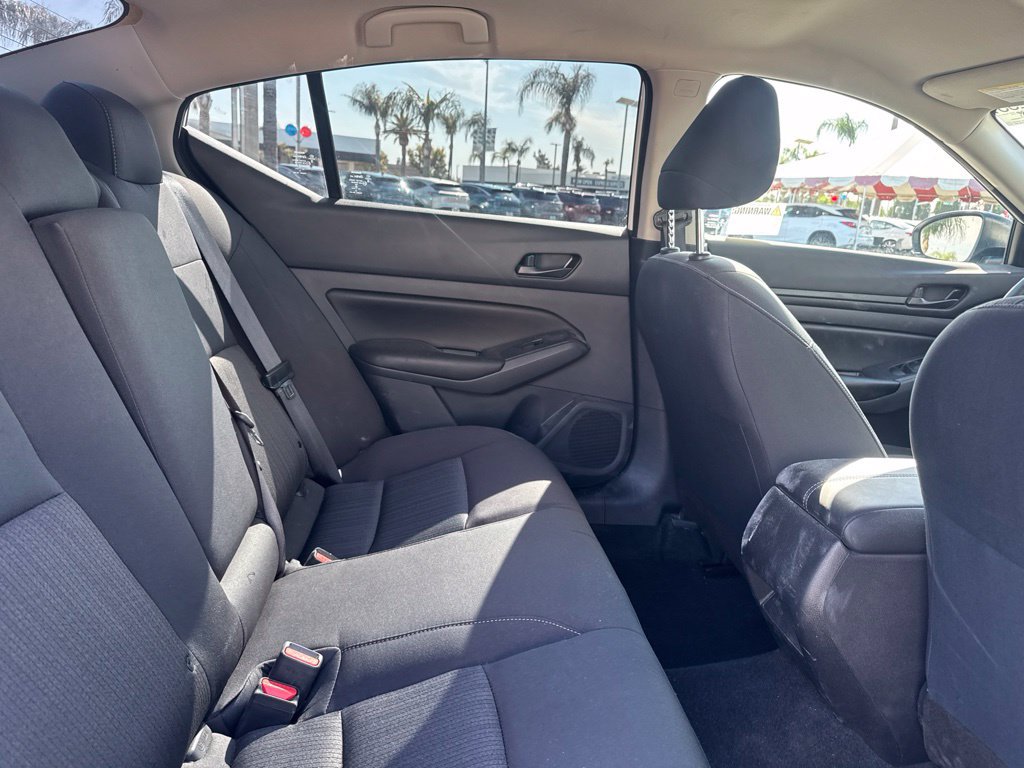 Used 2025 Nissan Altima 2.5 S FWD image 9