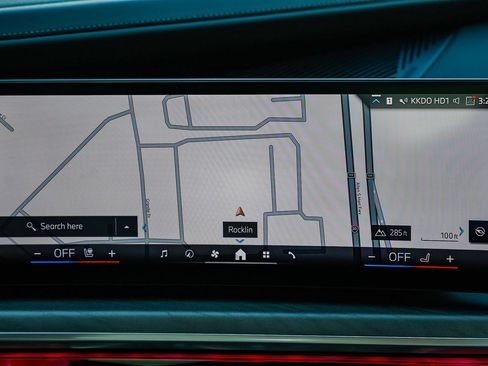 Used 2026 BMW 750e xDrive image 12