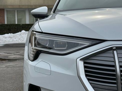 Used 2019 Audi e-tron Premium Plus image 13