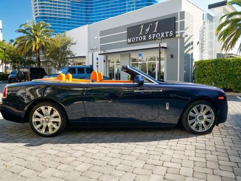 Used 2016 Rolls-Royce Dawn image 32