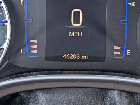 Used 2024 Chrysler Voyager LX FWD image 21