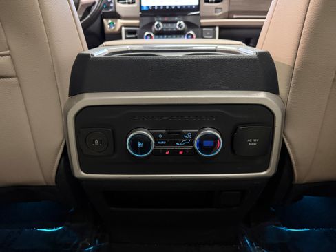 Certified 2024 Ford Expedition Limited image 11