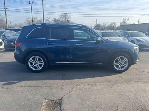 Used 2021 Mercedes-Benz GLB 250 4MATIC w/ Premium Package image 9