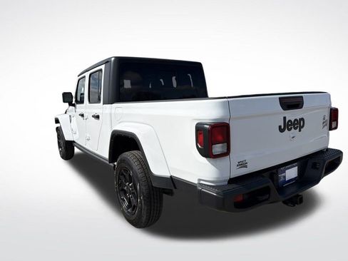 Used 2023 Jeep Gladiator Willys image 4