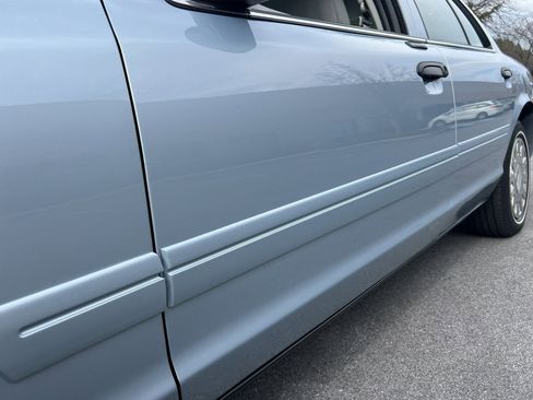 Used 2004 Ford Crown Victoria image 71