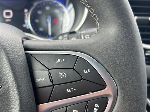 Used 2024 Chrysler Pacifica Touring-L image 34