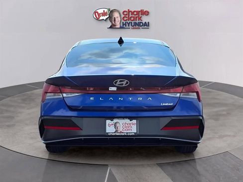 New 2025 Hyundai Elantra Limited image 4