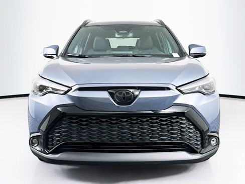 Used 2024 Toyota Corolla Cross XSE w/ Convenience Package image 2