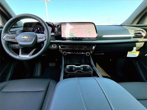 New 2025 Chevrolet Traverse LT w/ Sun and Wheel Package image 10