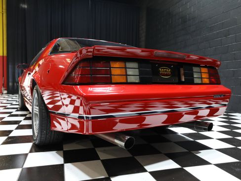Used 1988 Chevrolet Camaro IROC-Z image 22