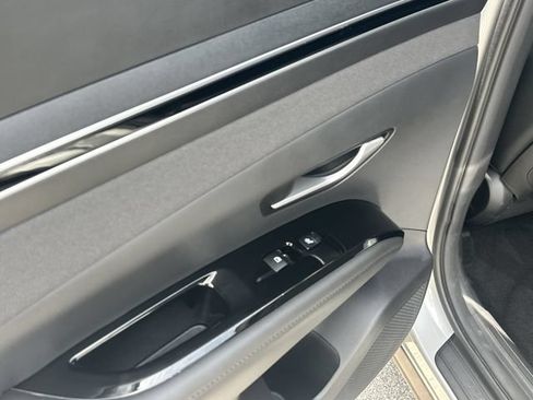 Used 2024 Hyundai Tucson Limited AWD/4WD image 13