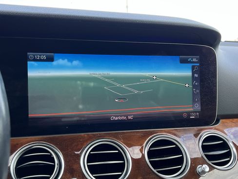 Certified 2019 Mercedes-Benz E 300 4MATIC image 24