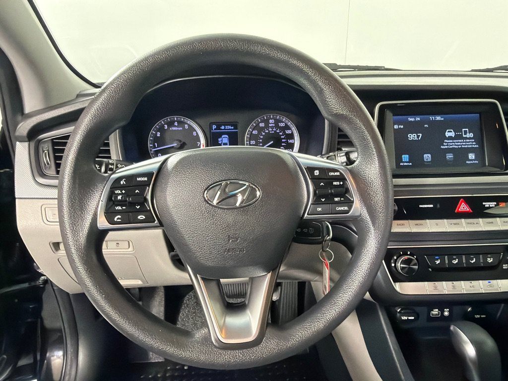 Used 2018 Hyundai Sonata SE FWD image 14