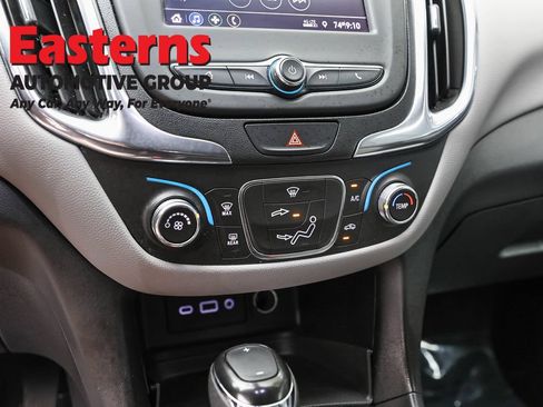Used 2021 Chevrolet Equinox LT FWD image 19