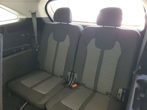 Used 2022 Kia Sorento LX image 11