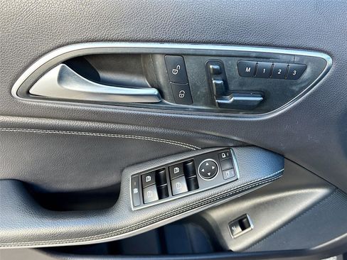 Used 2016 Mercedes-Benz GLA 250 GLA 250 image 17