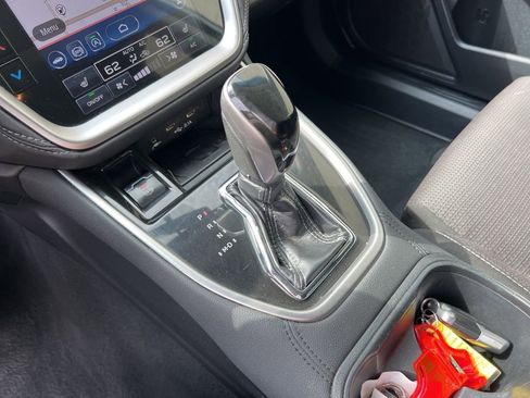 Used 2022 Subaru Outback Premium image 19
