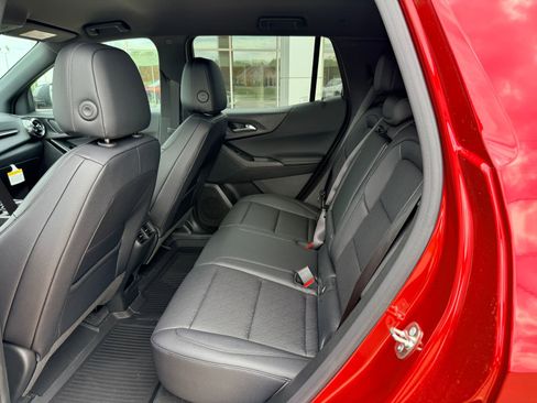New 2026 Chevrolet Equinox LT w/ Convenience Package II FWD image 14