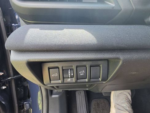 Used 2025 Subaru Outback Premium AWD/4WD image 13
