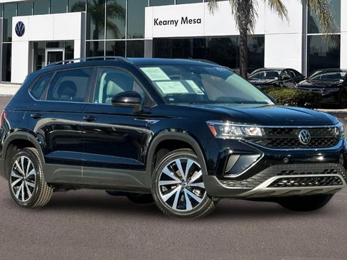 Used 2022 Volkswagen Taos SE w/ IQ.Drive SE Package image 2