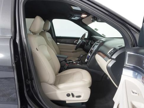 Used 2019 Ford Explorer Limited w/ Ford Safe & Smart Package FWD image 42
